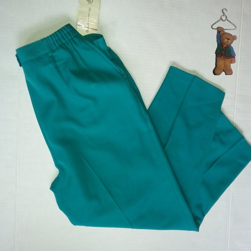 NWT Essentials by Worthington green pants